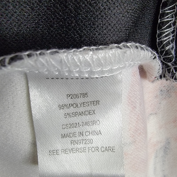 Almost Famous floral dress - Picture 9 of 10